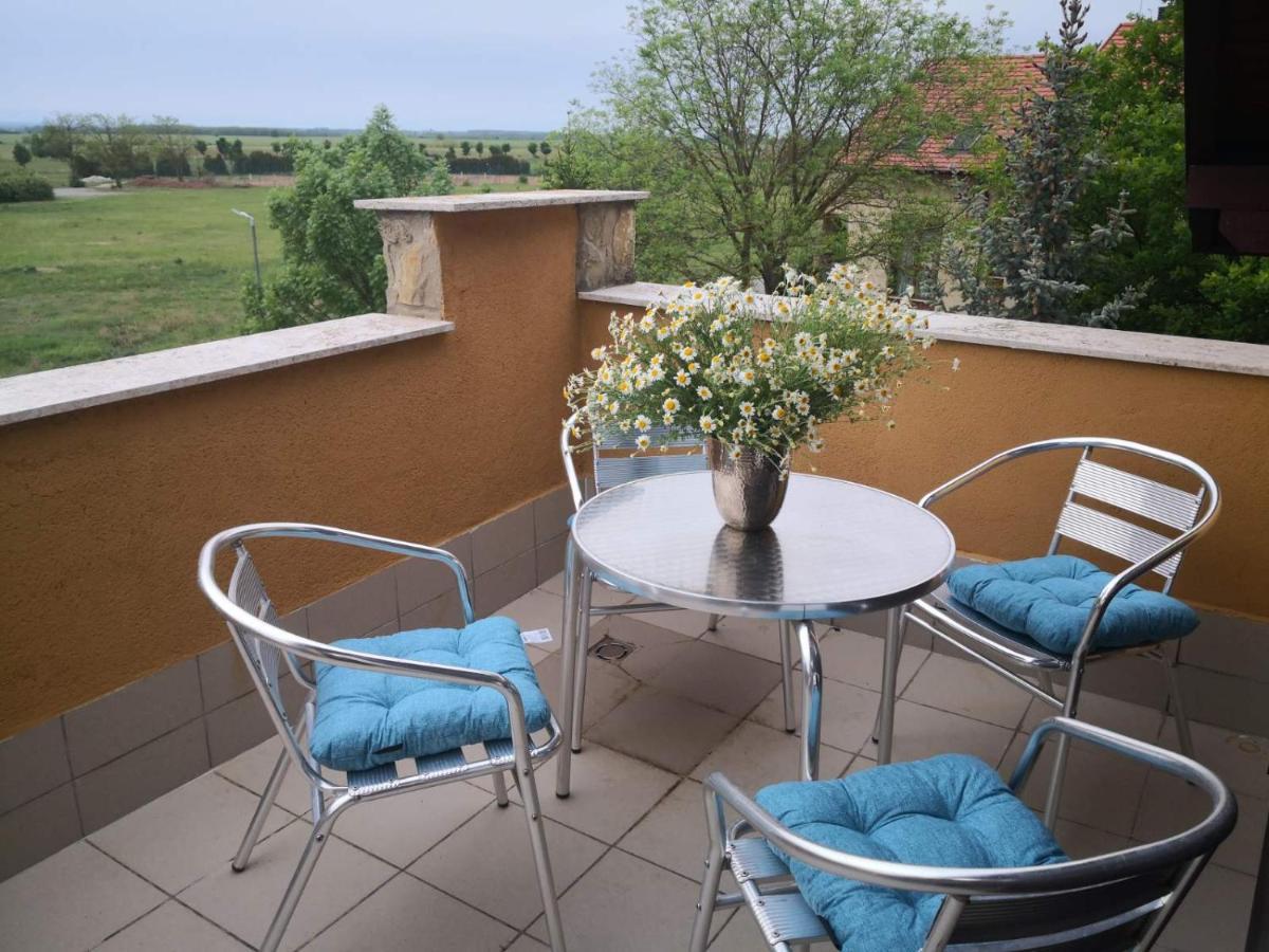 Kamilla Apartman Villapark Bük 外观 照片